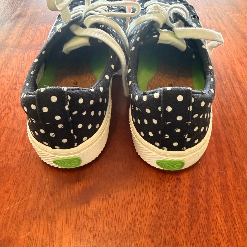Cariuma Women’s Black and White Polka Dot Sneakers - Picture 4 of 4